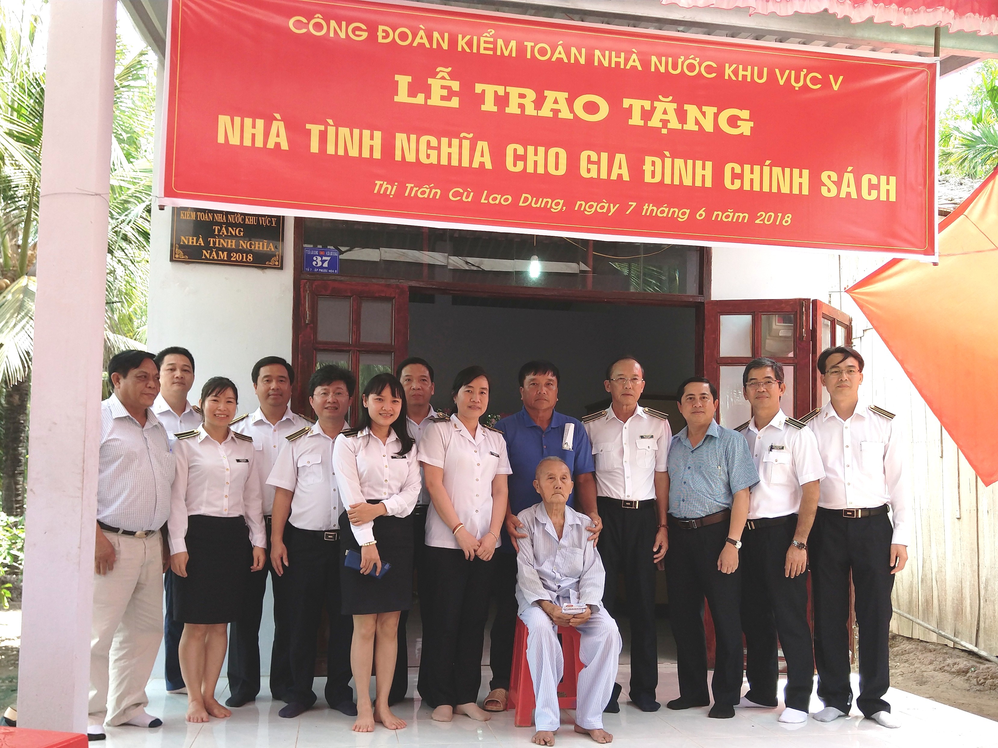 Bàn giao nhà tình nghĩa cho gia đình chính sách tại tỉnh Sóc Trăng